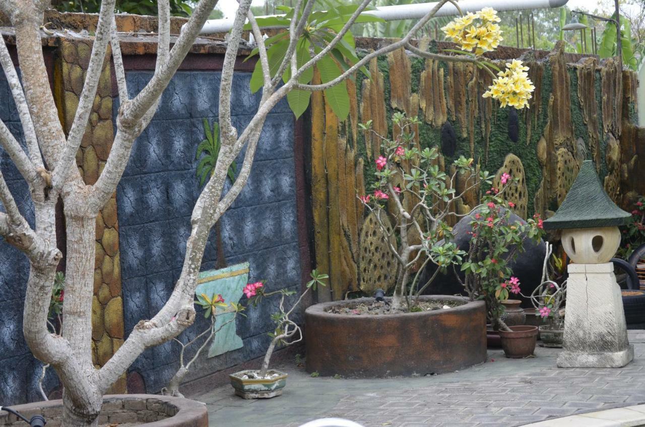 Villa Yukie Senggigi Montongbuwoh Exterior photo